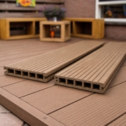Holle composiet vlonderplanken