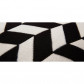 La Forma sierkussen Ylavok | zwart/wit gebreid zigzag design 100% katoen (45 x 45 cm)