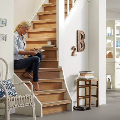 Complete traprenovatie (12 treden) - Vinyl zelfklevend - Blond eiken - Voor dichte trappen